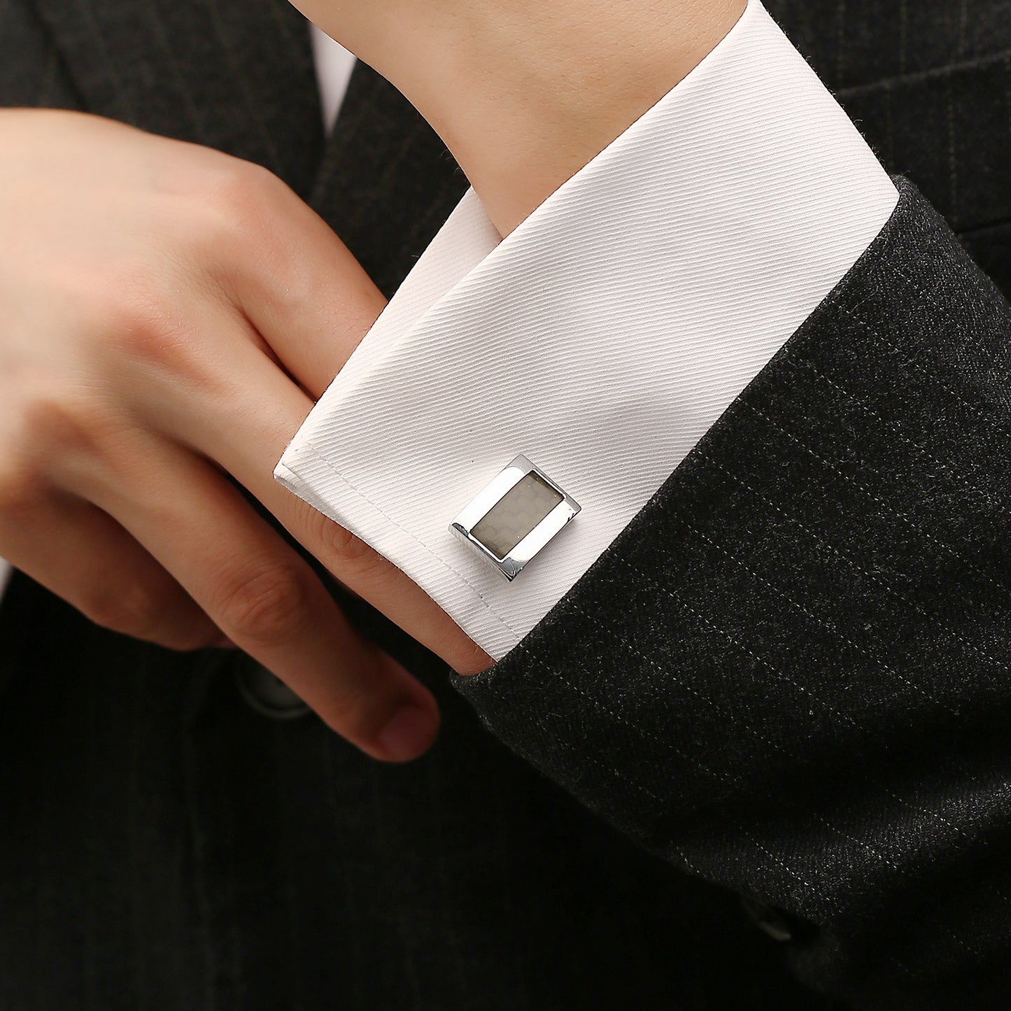 CarbonElite Cufflinks: Sleek and Stylish Men's Business Cufflinks Roljord