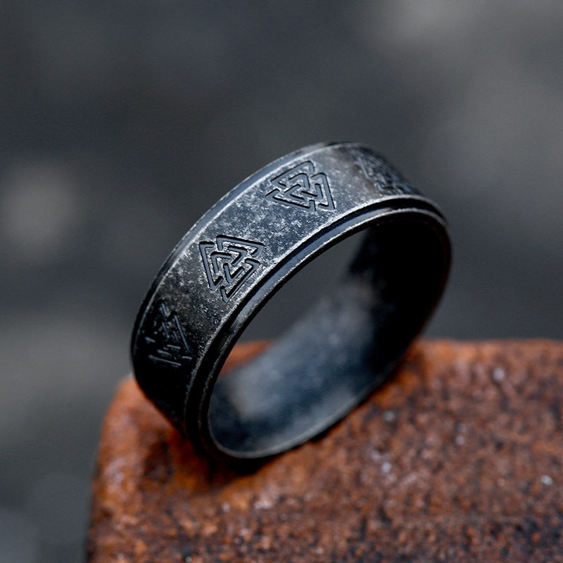 "Timeless Steel Men's Vintage Ring - Classic Style for Modern Gentlemen" Roljord