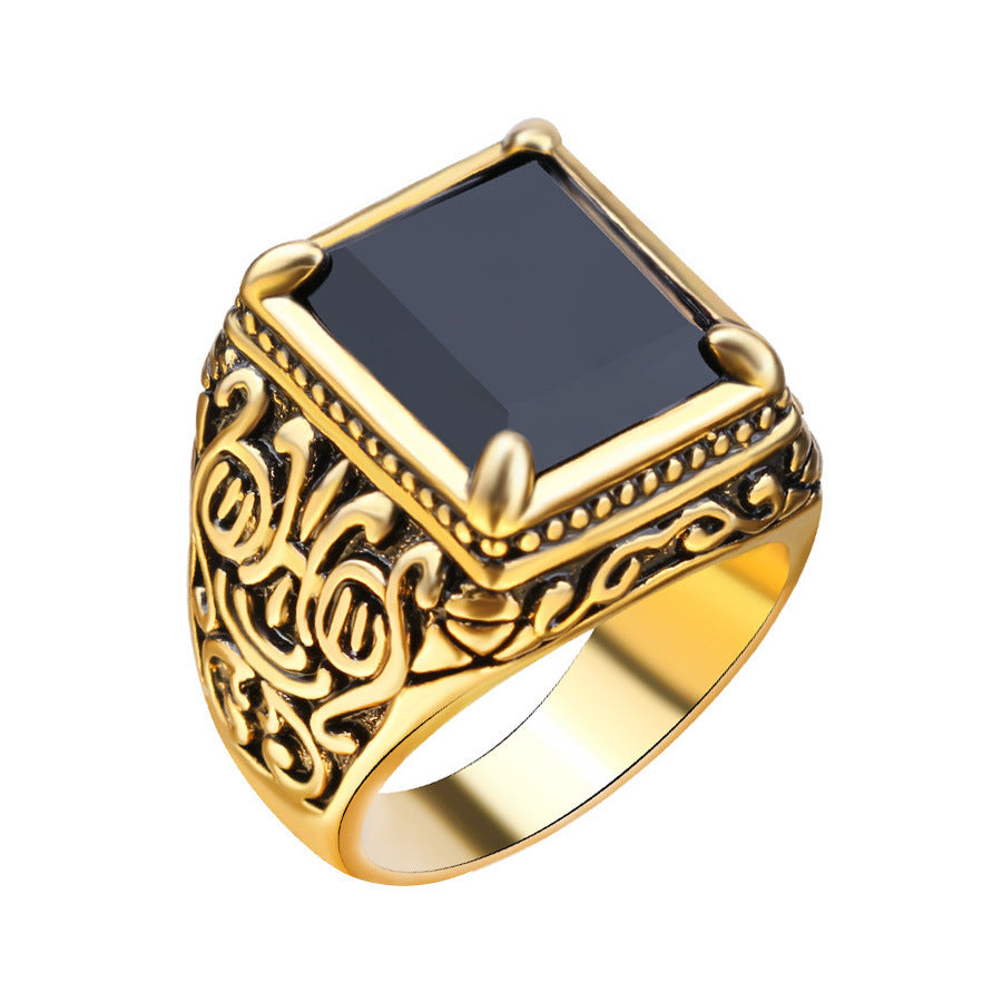 "MystiqueCraft Black Stone Majesty Ring - Ethnic jewelry with gilded retro style. Material: Alloy, electroplating. Color: Gold."