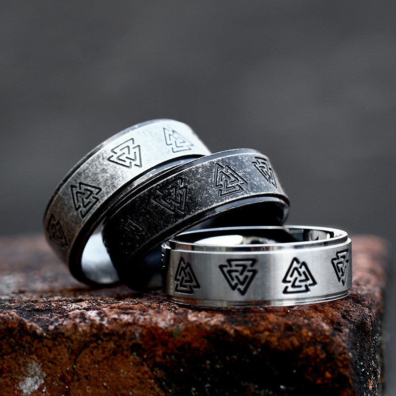 "Timeless Steel Men's Vintage Ring - Classic Style for Modern Gentlemen" Roljord